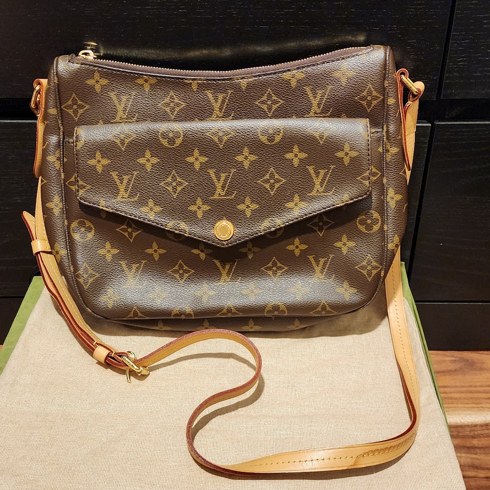 Louis Vuitton Purse